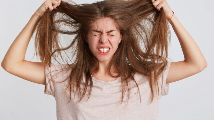 Bisa Bikin Nggak Percaya Diri, Ini 5 Kebiasaan yang Menyebabkan Uban Muncul di Usia Muda