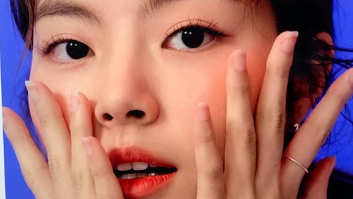 Perjalannya tidak sampai di situ saja, Hong Ye Ji kembali pindah ke Jung Entertainment, hingga akhirnya sekarang berada di bawah naungan Big Whale Entertainment./ foto: instagram.com/red._.yeji_