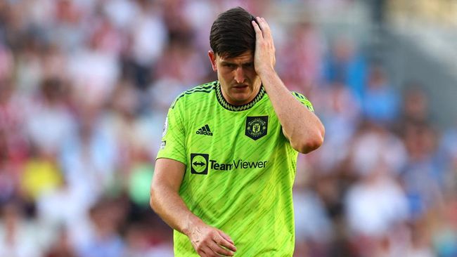 Berita Viral: Maguire Lagi, Maguire Lagi Harry Maguire kembali jadi sorotan hingga viral di media sosial setelah Manchester United dibungkam Brentford 0-4 di Liga Inggris, Sabtu (13/8).