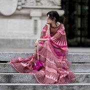 Kiat Bergaya Bohemian dengan Maxi Dress, Fun dan Modis Abis!