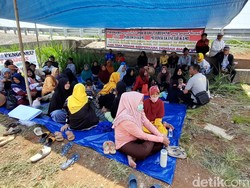 Puluhan Warga Sumedang Mogok Makan Imbas Terdampak Tol Cisumdawu