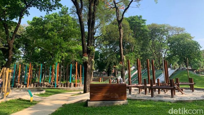 7 Taman Wisata Gratis di Jaksel, Cocok untuk Healing