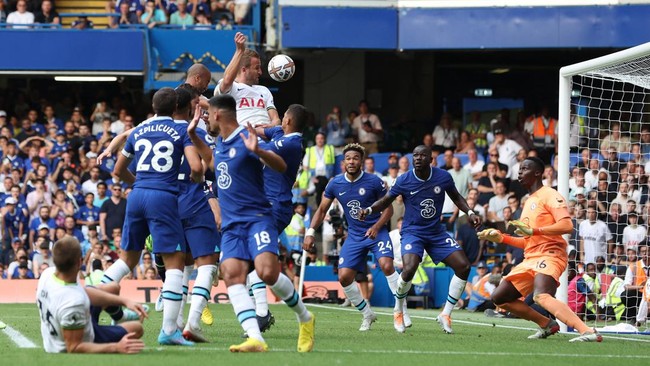 Derby London Chelsea vs Tottenham Hotspur yang berlangsung panas berakhir imbang 2-2 pada pekan kedua Liga Inggris.