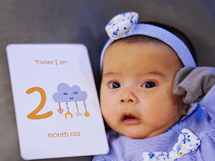 7 Potret Gemasnya Baby Mikhaila, Anak Kedua Eriska Rein Imut dan Lucu