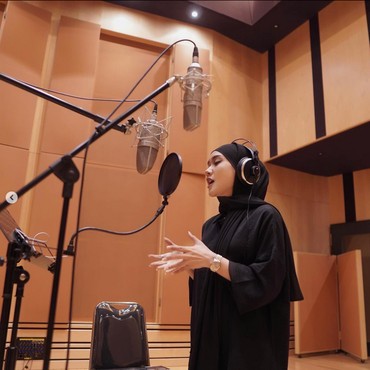 Tinggalkan Musik Dangdut, Kini Cita Citata Muncul Sebagai Penyanyi Pop