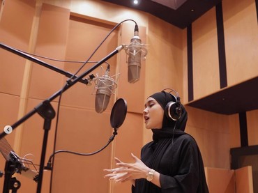 img-title Tinggalkan Musik Dangdut, Kini Cita Citata Muncul Sebagai Penyanyi Pop