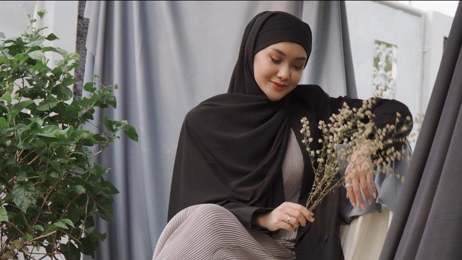 Foto Cita Citata pakai hijab.