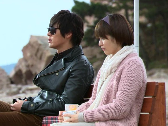 Hyun Bin dan Song Hye Kyo di Worlds Within