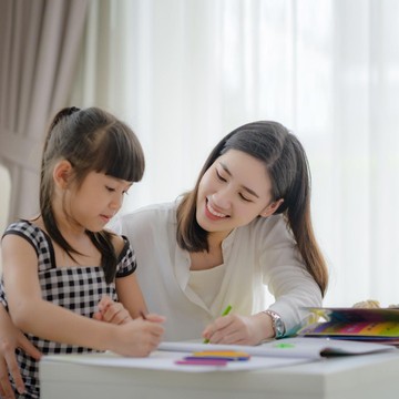 img-title Orangtua Catat! Hindari 5 Kesalahan Parenting Ini untuk Ciptakan Anak Cerdas dan Berani