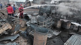 Gudang Minyak di Jambi Terbakar