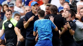 Buntut Perkelahian Conte vs Tuchel, FA Ancam Sanksi