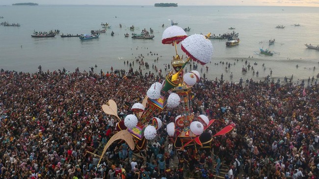 FOTO: Rindu Masyarakat Pariaman Gelar Tradisi Tabuik