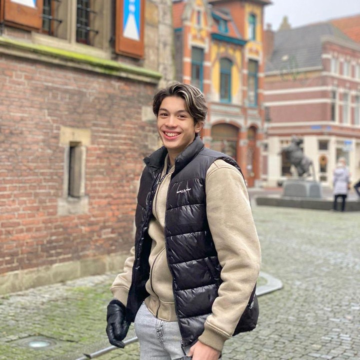 <p>Setelah menikah dengan Erik Meijer yang berdarah Belanda, Maudy Koesnaedi dikaruniai putra tampan bernama Frederik Johannes Meijer, Bunda. Wajahnya bule banget mirip sang ayah. (Foto: Instagram: @maudykoesnaedi)</p>