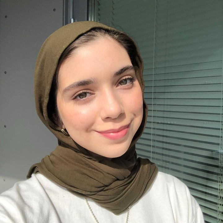 <p>Ayu Azhari menikah dengan vikalis White Lion, Mike Tramp, pada tahun 2003 silam, Bunda. Dua tahun kemudian, keduanya dikaruniai seorang putri cantik bernama Isabel Tramp. (Foto: Instagram: @isabel.azhari)</p>