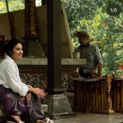 Pesona Syandria Kameron, Cicit Soekarno dalam Balutan Kebaya, Cantik dan Elegan!