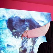 Simak Gaya Paling Gemini ala Suzu Hirose