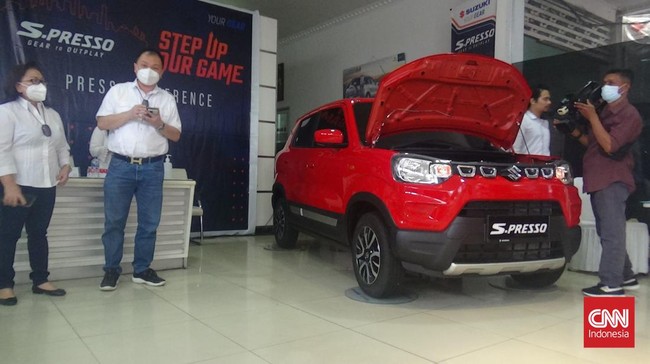 Untuk konsumen Suzuki di Ambon, harga S-Presso dibanderol Rp205 juta untuk transmisi manual dan Rp215 juta untuk transmisi Auto Gear Shiff (AGS).
