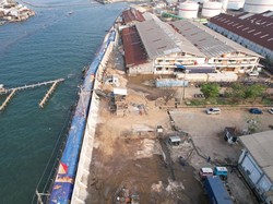 Perbaikan Tanggul yang Picu Banjir di Pelabuhan Semarang Rampung