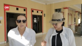 VIDEO: Nikita Mirzani Jalani Wajib Lapor di Mapolres Serang
