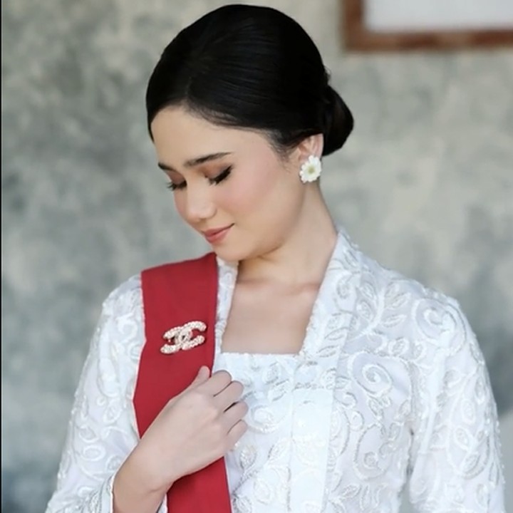 <p>Unggahan Tissa ini pun mendapat banyak reaksi dari pada pengikut Instagramnya, Bunda. Tak sedikit dari mereka meninggalkan komentar positif. (Foto: Instagram @tissabiani)<br /><br /><br /></p>