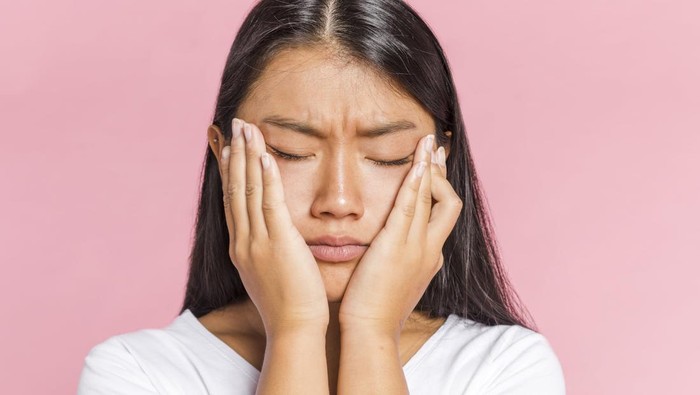 5 Kebiasaan Sehari-hari yang Bikin Wajah Gampang Kusam, Duh Sering Dilakukan? 5 Kebiasaan Sehari-hari yang Bikin Wajah Gampang Kusam, Duh Sering Dilakukan?