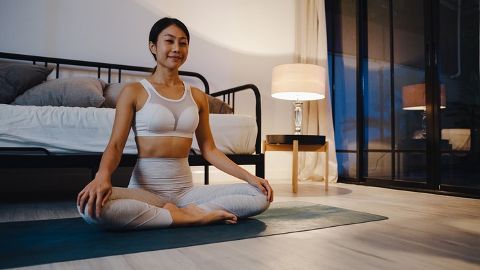 Yoga dapat jadi pilihan olahraga yang dilakukan sebelum tidur
