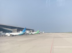 Gubernur Koster Minta Menhub Turunkan Harga Tiket Pesawat ke Bali