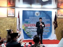 Kunjungi Gedung Juang 45, Gubsu Edy Baca Puisi Karya Chairil Anwar