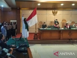 Habib Bahar Cium Bendera hingga Pekik Merdeka Usai Divonis 6 bulan Bui