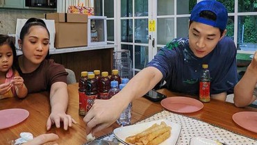 img-title 7 Momen Henry Lau Main Ke Andara, Melokal Makan Cireng & Cimol