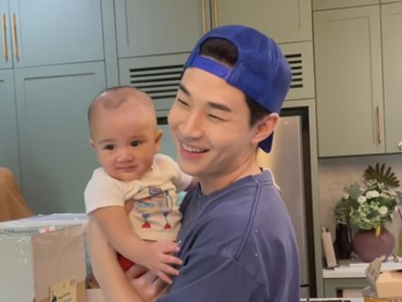 img-title Asal Mula Nama Cipung, Anak Kedua Raffi Ahmad yang Digendong Henry Lau