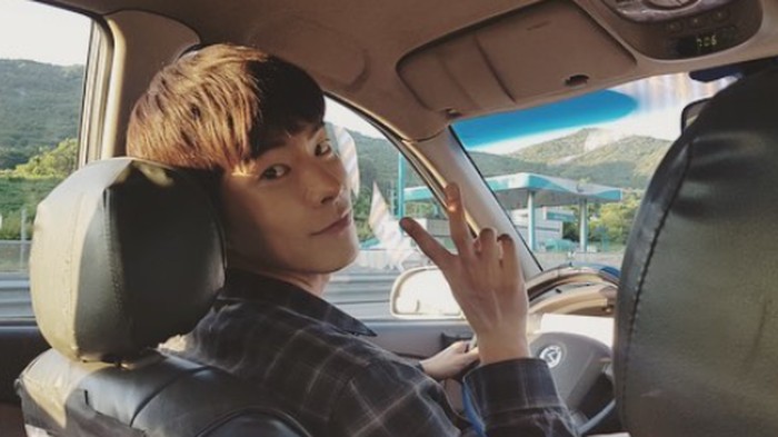 Namanya mulai dikenal setelah membintangi drama 'Warrior Baek Dong-Soo'. Dalam drama tersebut ia berperan sebagai Raja Jeongjo./ foto: instagram.com/hjonghyun