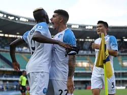 Napoli Menang Telak Atas Verona