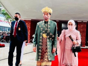 7 Potret Presiden Jokowi Pakai Baju Adat Paksian Bangka Belitung di Rapat MPR