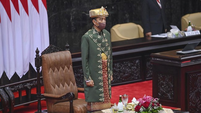 Presiden Joko Widodo menyebutkan inflasi Indonesia masih terkendali di tengah lonjakan yang dialami banyak negara.