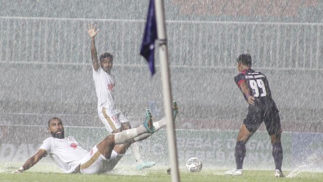 Pelatih PSM Makassar Bernardo Tavares menyebut para pemain seperti tertidur saat Rans Nusantara FC cetak gol pertama.