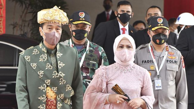 Di tengah hantaman krisis global akibat pandemi Covid dan perang Rusia-Ukraina, Jokowi bilang Indonesia bersyukur termasuk negara yang bisa pulih lebih cepat.