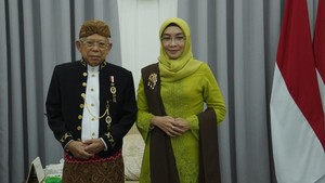 Baju Adat Solo Ma'ruf Amin di Sidang Tahunan MPR/DPR 2022