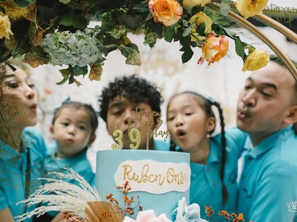 7 Potret Bahagia Momen Ultah Ruben Onsu ke-39, Banyak yang Doakan Sehat & Sembuh