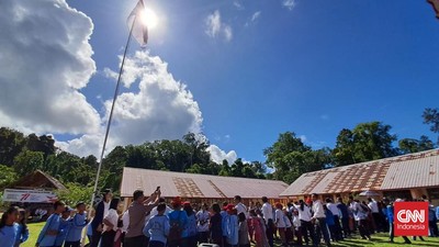 img-title Perayaan HUT ke-77 RI di Tengah Keterbatasan Warga Mentawai Sumbar