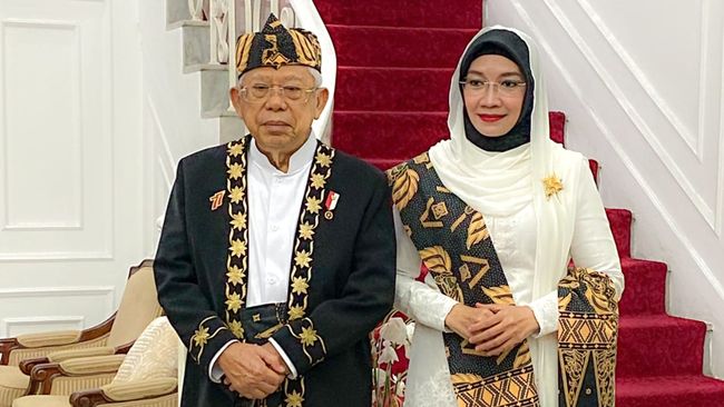 Wakil presiden K.H. Ma'ruf Amin bersama istri menghadiri peringatan kemerdekaan RI ke-77 dalam balutan baju adat Provinsi Banten.