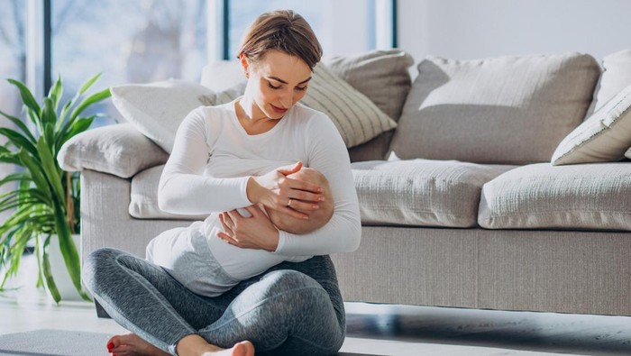 Sedih, Ibu Muda Usai Lahiran Sering Terkena Body Shaming karena Dianggap 'Tak Jaga Badan' Sedih, Ibu Muda Usai Lahiran Sering Terkena Body Shaming karena Dianggap 'Tak Jaga Badan'