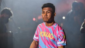 Momen Rodtang Antusias Bagi-bagi THR Usai Jadi Mualaf