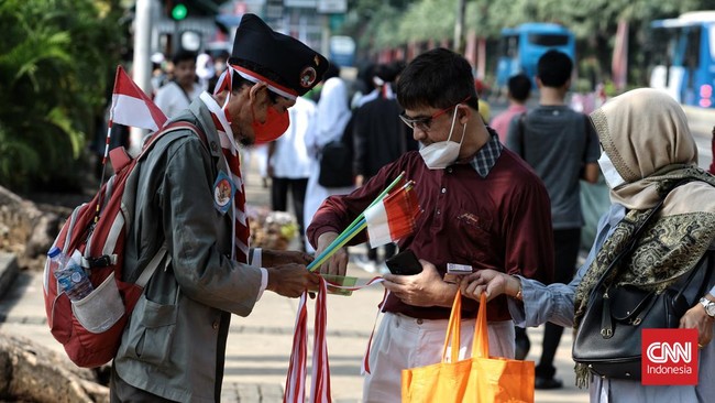 FOTO: Meriah HUT RI di Monas, Kirab Hingga Parade Pesawat Tempur