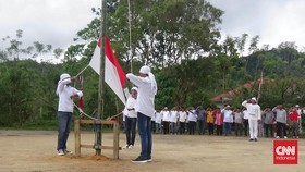 Korban Bentrok Maluku Tengah Upacara Bendera Setengah Tiang