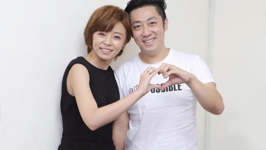 Ai Chen dan istrinya.