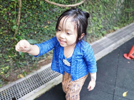 5 Jenis Baju Adat Jawa Tengah, Yuk Kenalkan ke Si Kecil Bun!