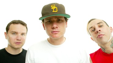 img-title Mark Hoppus Buka Lebar Pintu Blink-182 untuk Tom Delonge Kembali