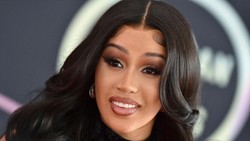Cardi B Tambah Tato Baru di Bagian Wajah