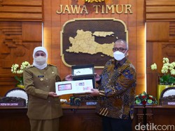 Kata Gubernur Khofifah Soal Masih Ada Pecahan Uang Baru Rp 1.000 dan Rp 2.000
